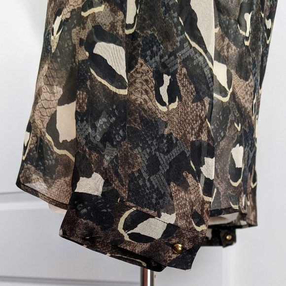 Just Cavalli Button Front 100% Silk Sheer Animal Reptile Print Sheer S IT40 NWT - Picture 6 of 15